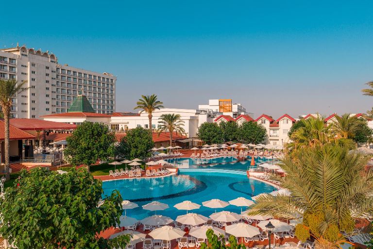 K�br�s�ta Ailece Tatilin Adresi: Salamis Bay Conti Resort Hotel